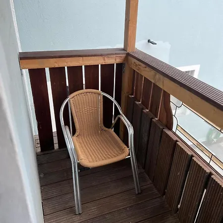 Antike Wohnmoeglichkeit Kurz Und Langfristig 50qm 1 Og Mit Balkon Apartment