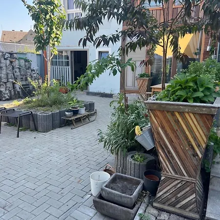Antike Wohnmoeglichkeit Kurz Und Langfristig 50qm 1 Og Mit Balkon Apartment